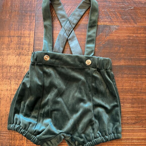 Edgehill Collection Baby Green Velvet Shortalls ~ 3 Months ~ NWOT ~ Christmas - Picture 1 of 4